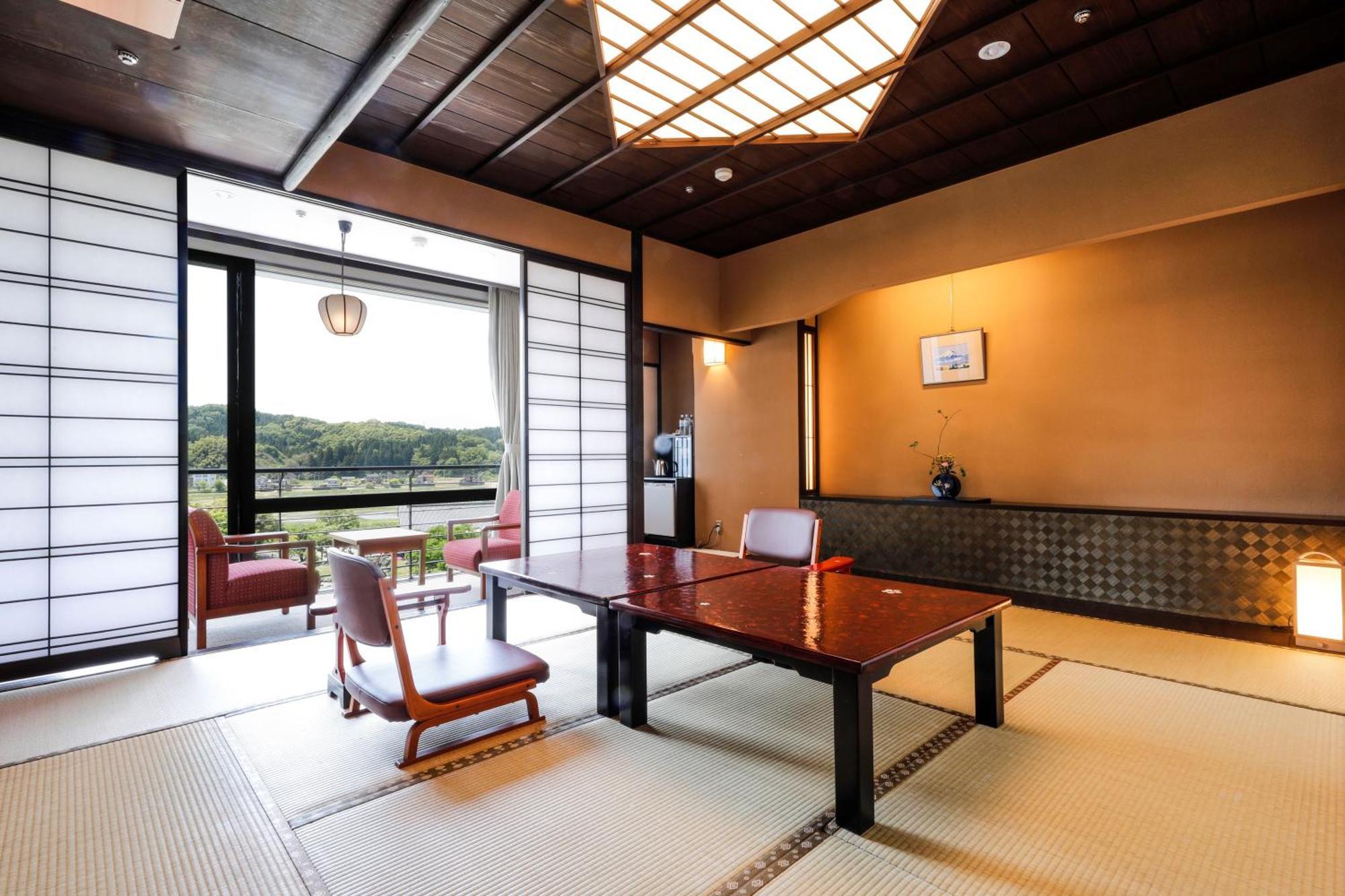 Hotel Yamashiro Onsen Miyabi No Yado Kaga Hyakumangoku Exterior foto