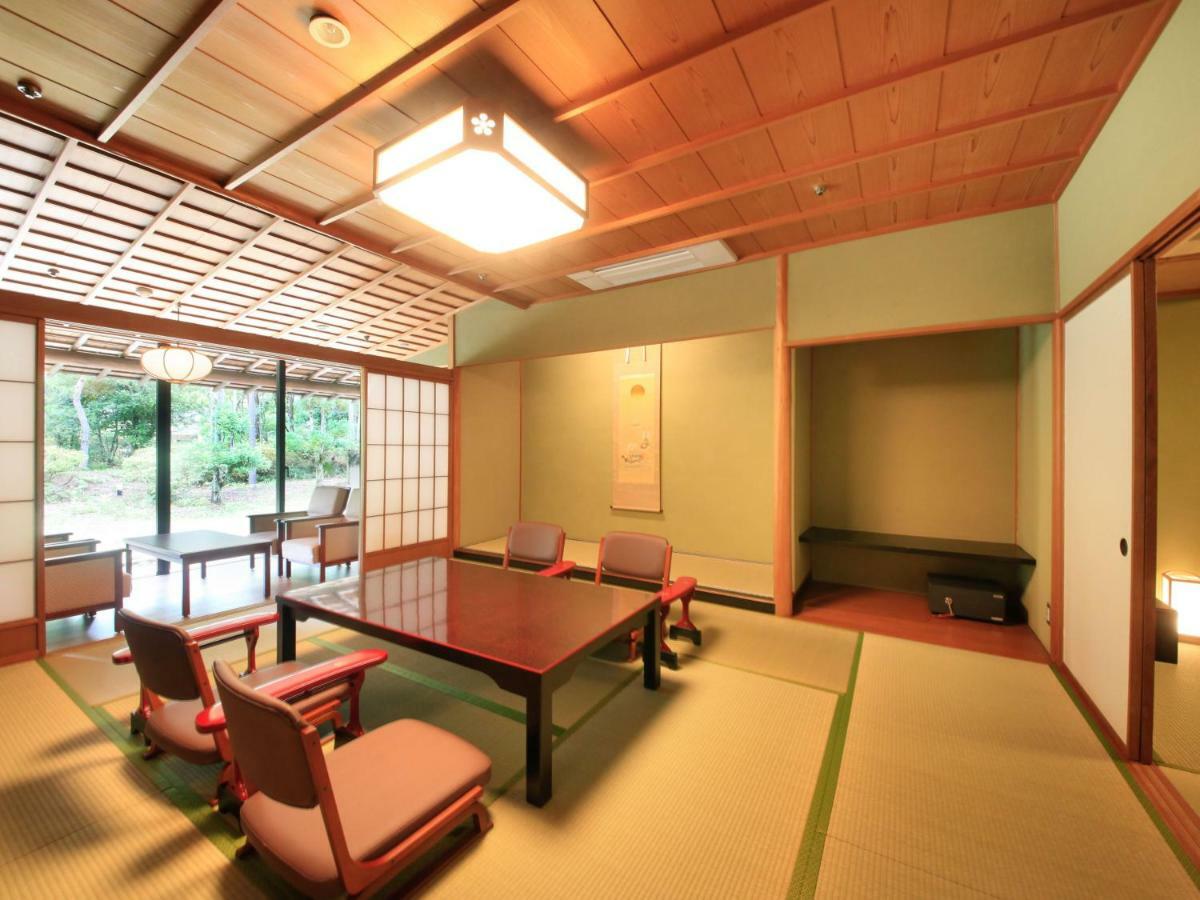 Hotel Yamashiro Onsen Miyabi No Yado Kaga Hyakumangoku Exterior foto